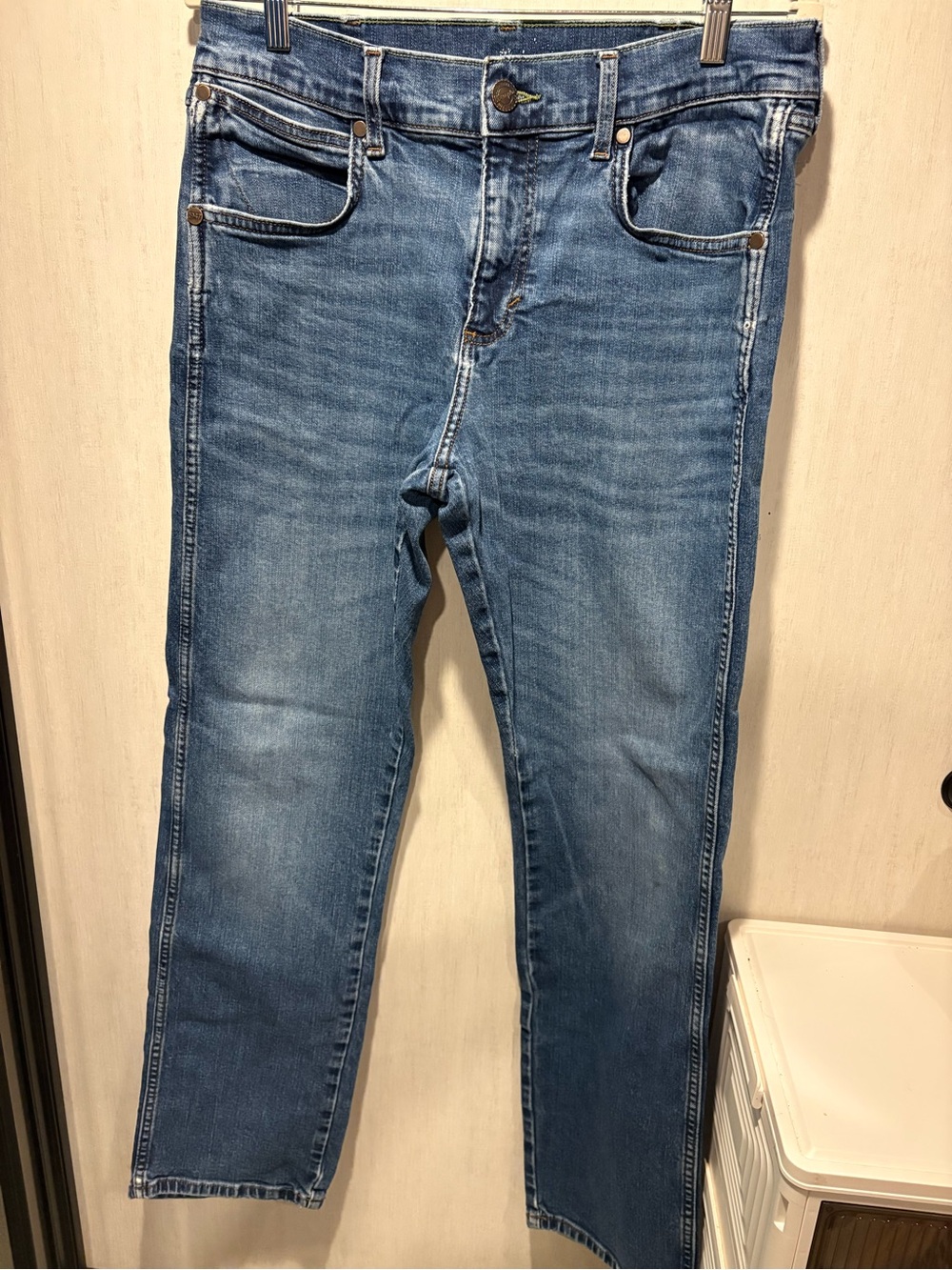 Wrangler Men's Medium Blue Slim Straight Jeans